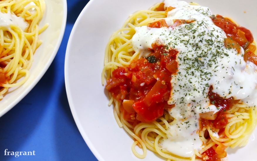 トマトソース＆豆乳ヨーグルトソースパスタ